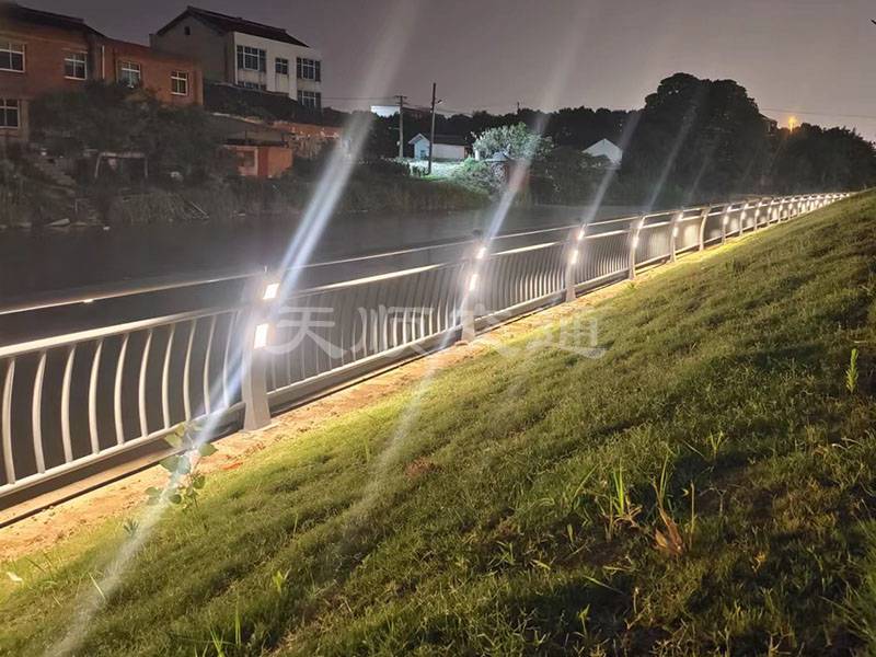 橋梁河道護(hù)欄